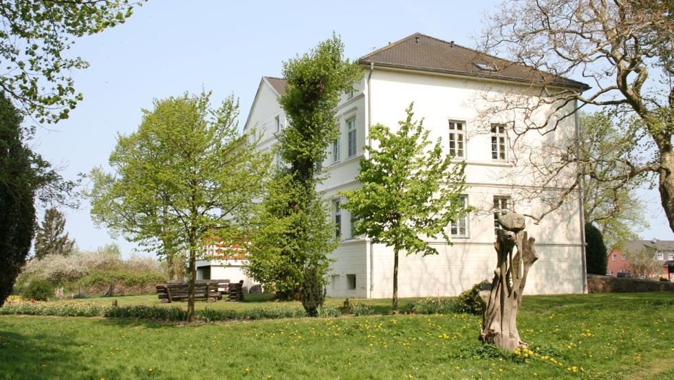 Widok na dwór z parku rzeźb, © Klaus-Dieter Bartsch