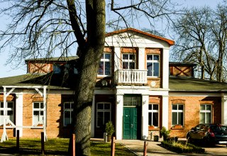 Buitenaanzicht van het Neustrelitz Hellend Vlak Theater, © Theater Schiefe Ebene