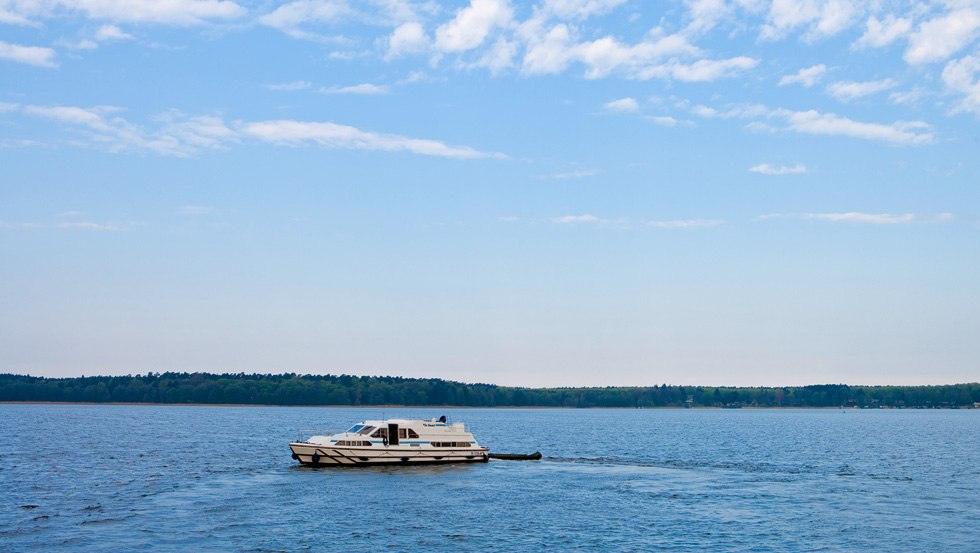 Vacation - far away from the hustle and bustle, self-sufficient and decelerated., © Le Boat